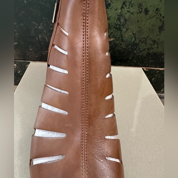 Clarks NWB Deloria Ivy Tan Leather Cuir Brun Heel Bootie Sandal size 7 - Picture 14 of 15
